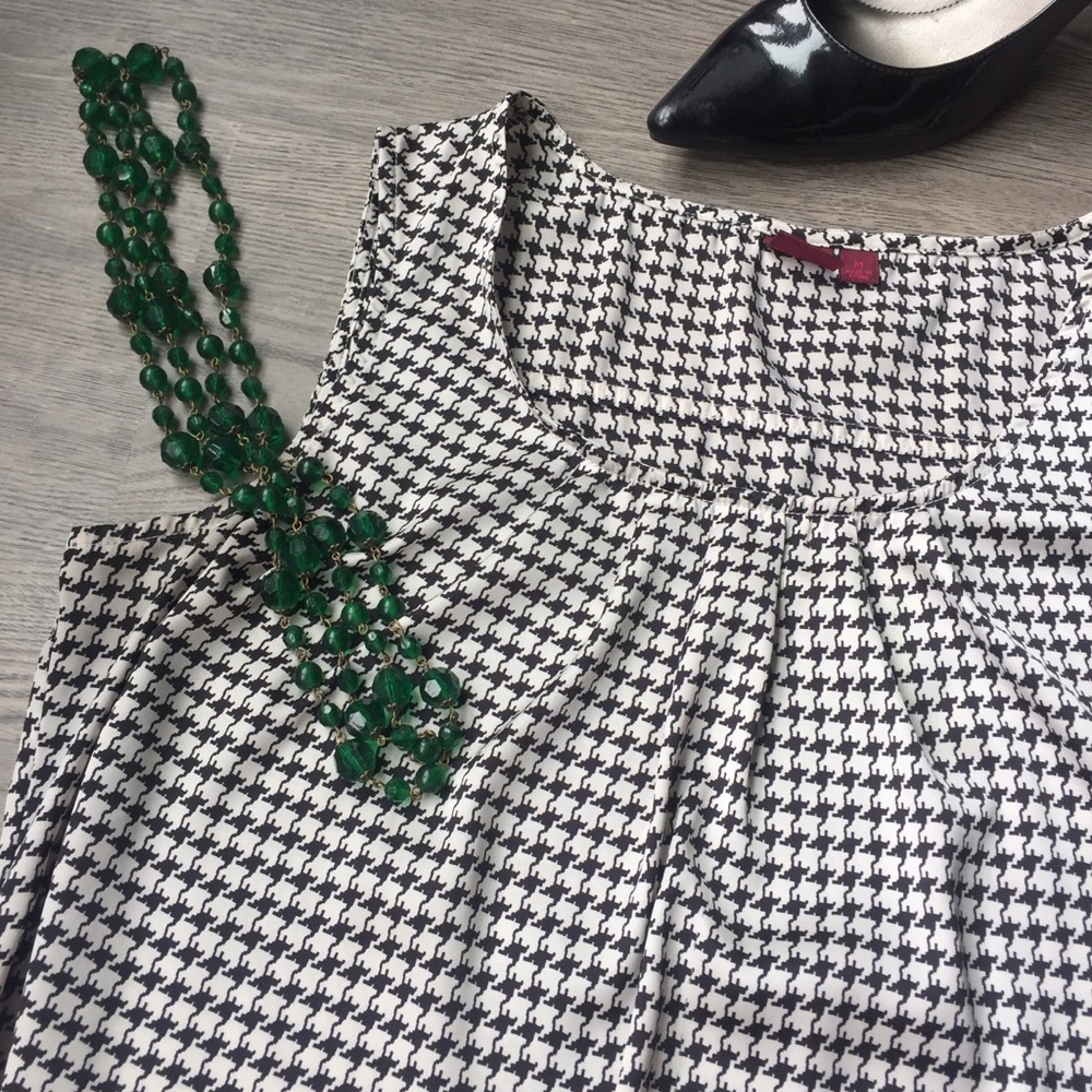 Black & white houndstooth pattern work tank